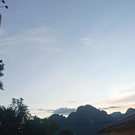 Inthavong Hotel/Guest House Vang Vieng Extérieur photo