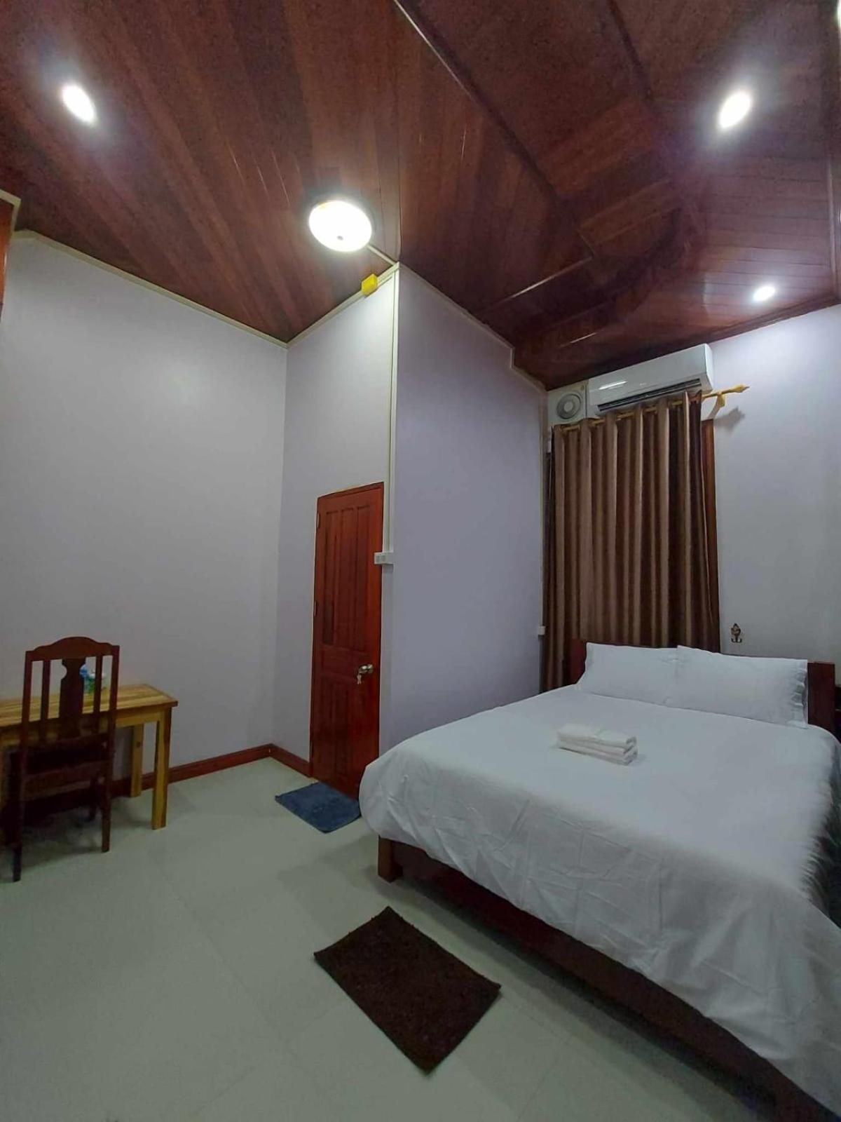 Inthavong Hotel/Guest House Vang Vieng Extérieur photo