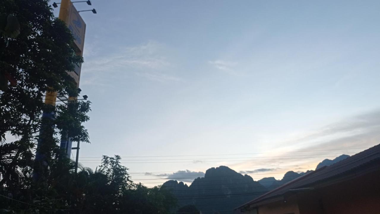 Inthavong Hotel/Guest House Vang Vieng Extérieur photo