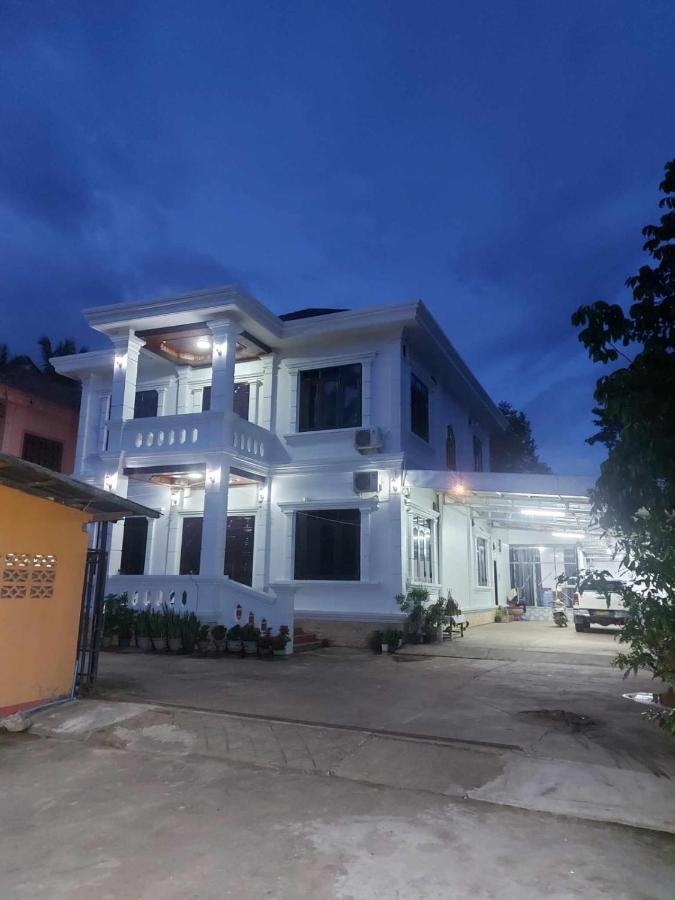 Inthavong Hotel/Guest House Vang Vieng Extérieur photo